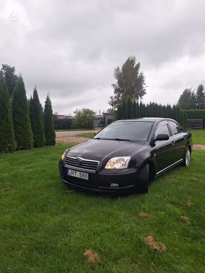 Toyota Avensis - 1