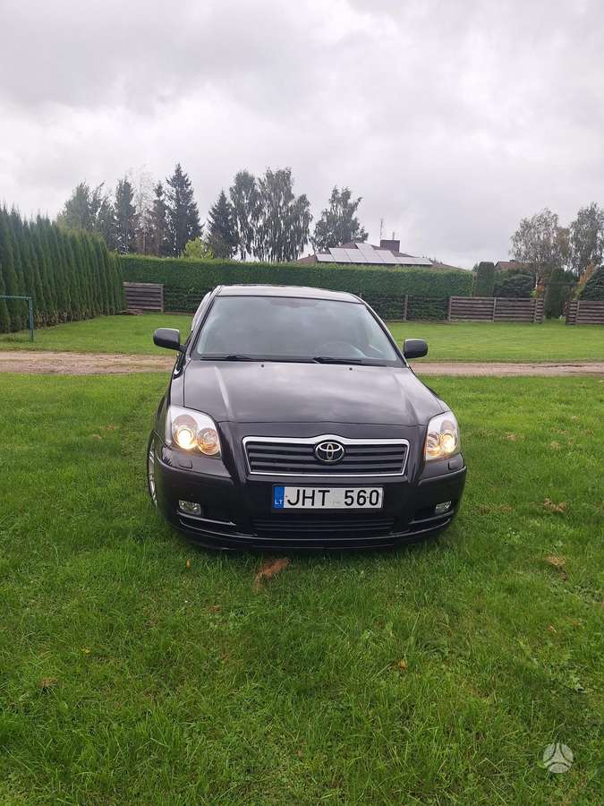 Toyota Avensis - 4