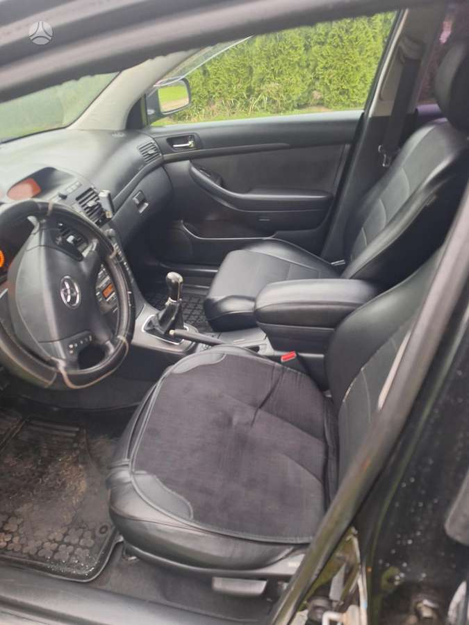 Toyota Avensis - 10