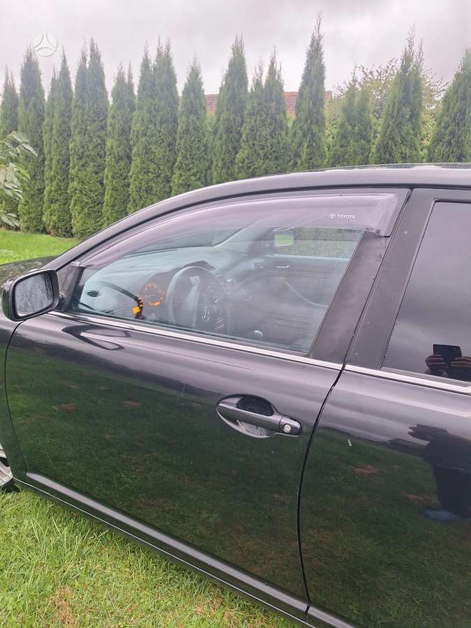 Toyota Avensis - 11