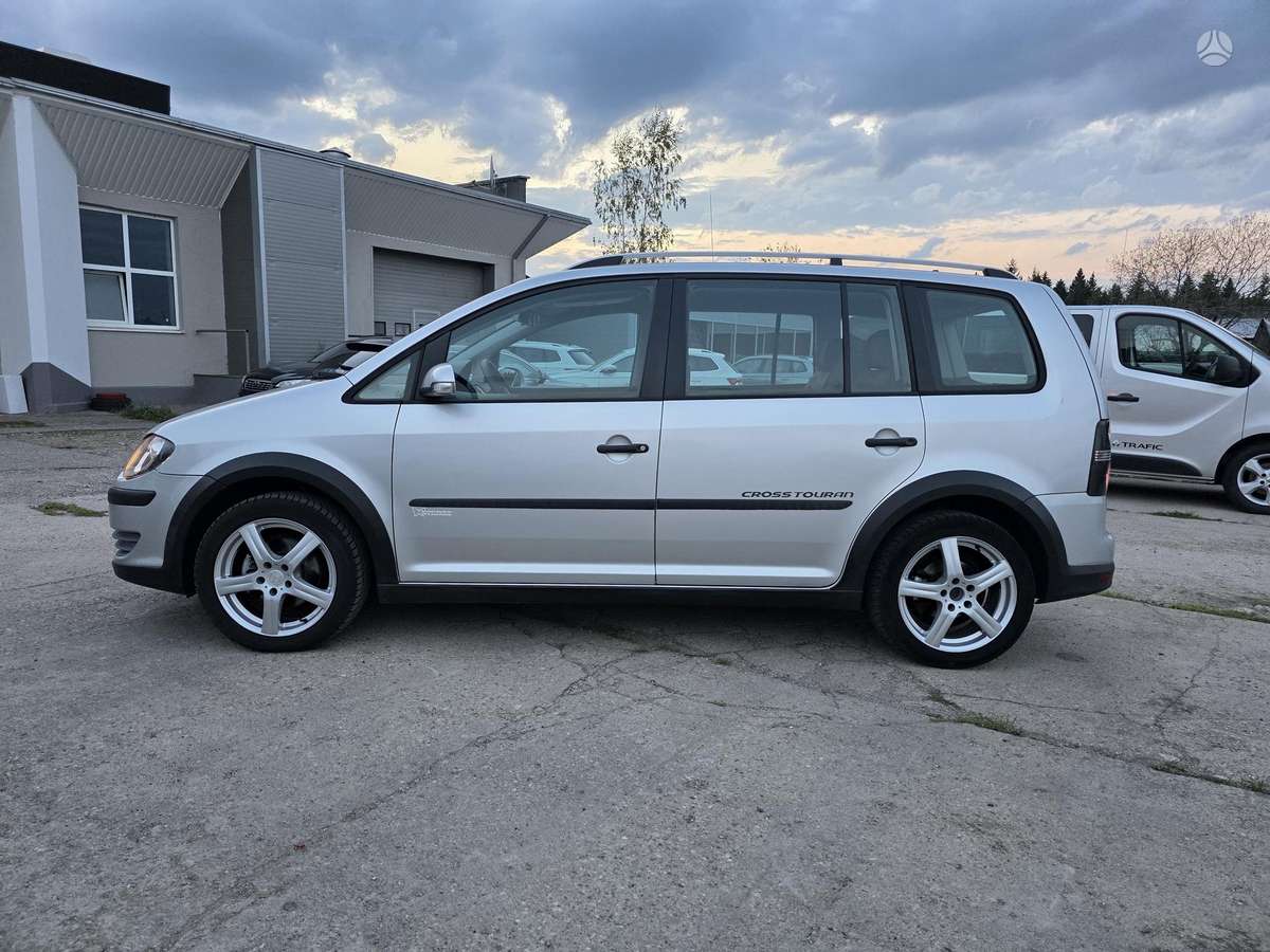 Volkswagen Cross Touran - 7
