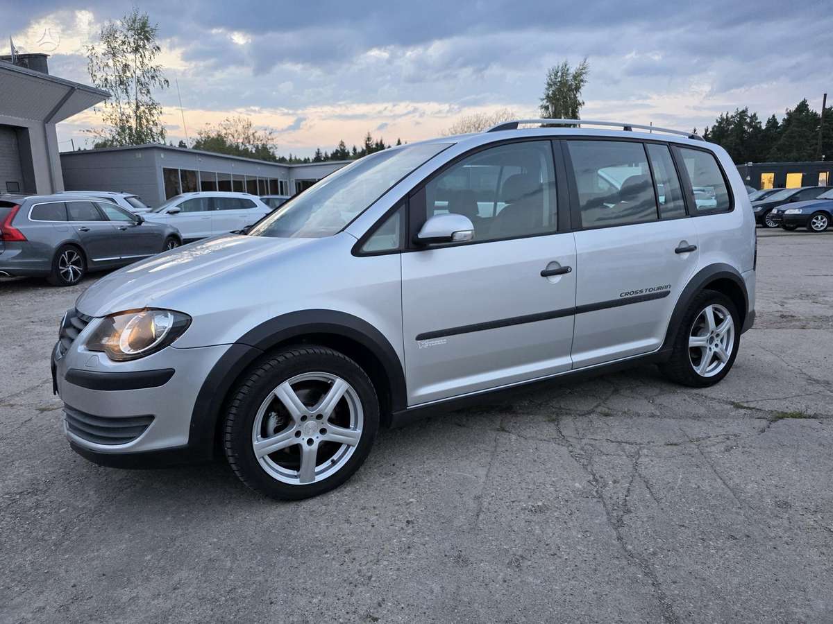 Volkswagen Cross Touran - 6