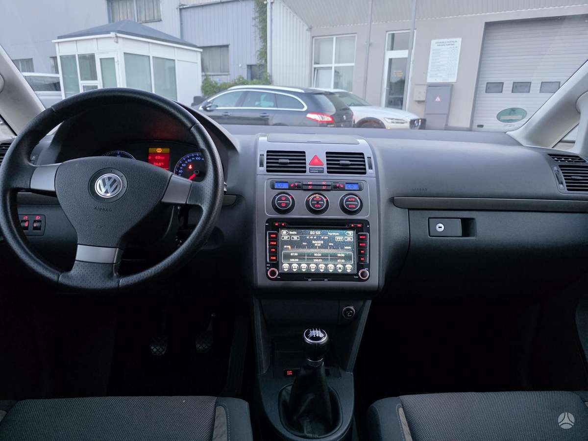 Volkswagen Cross Touran - 10