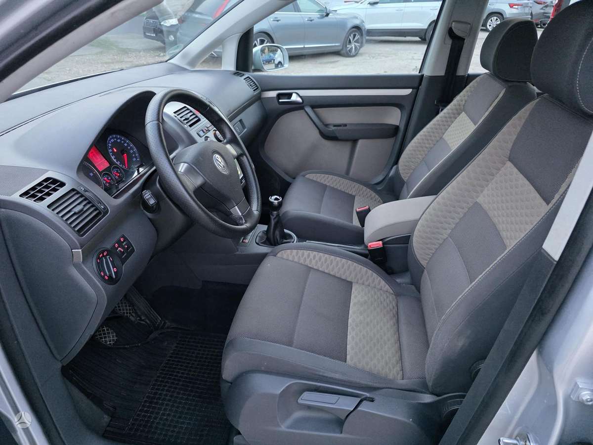 Volkswagen Cross Touran - 11