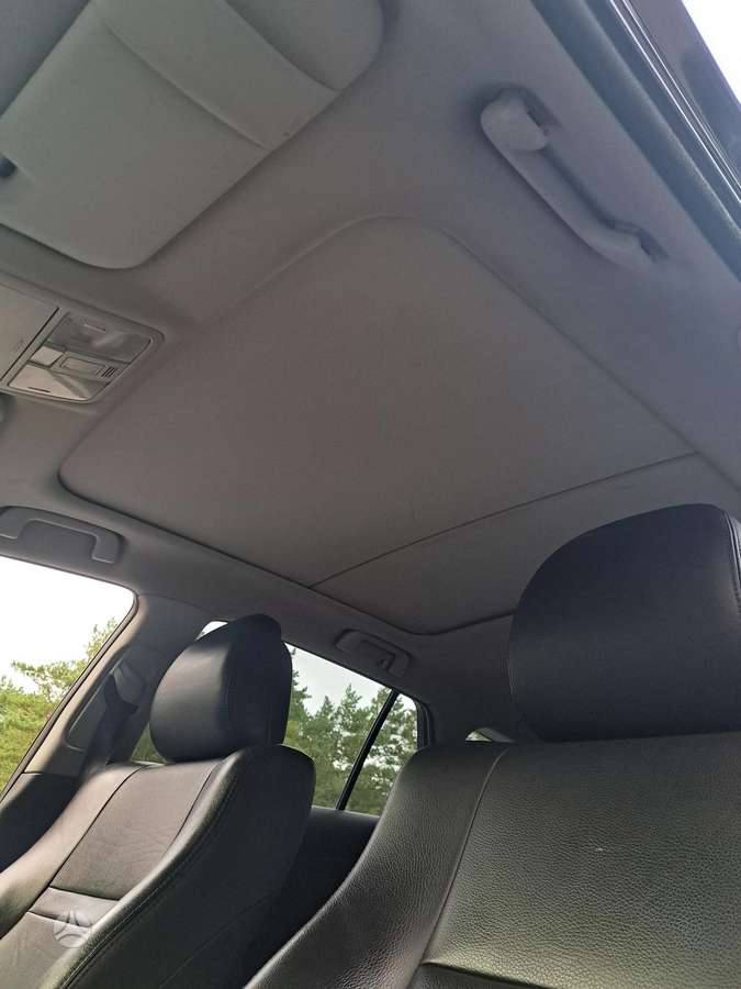Toyota Avensis - 8