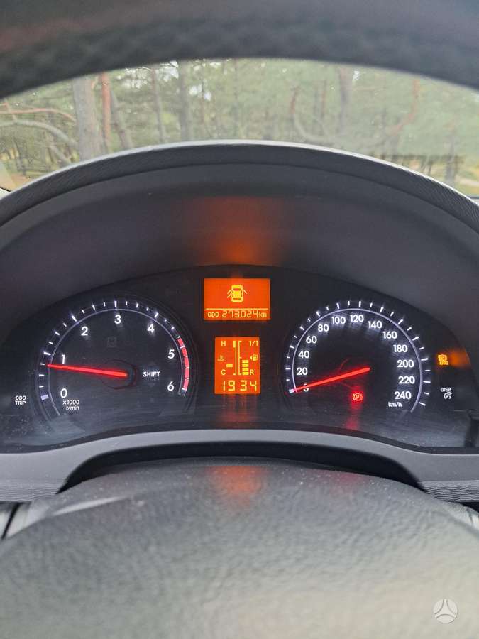 Toyota Avensis - 9