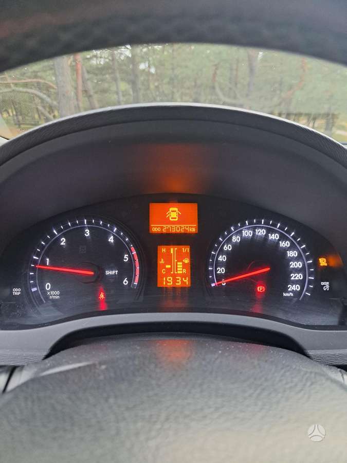 Toyota Avensis - 10