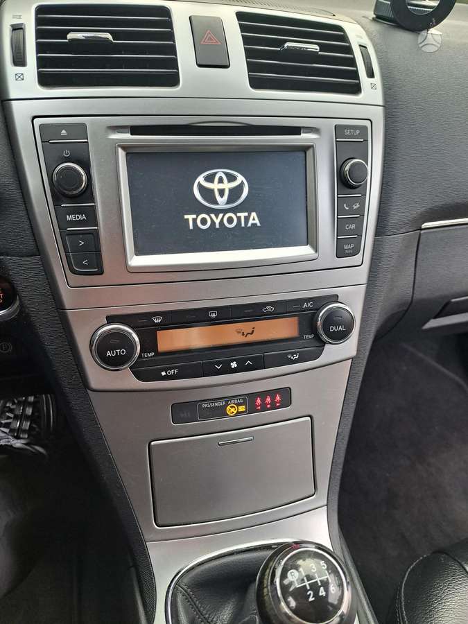 Toyota Avensis - 11