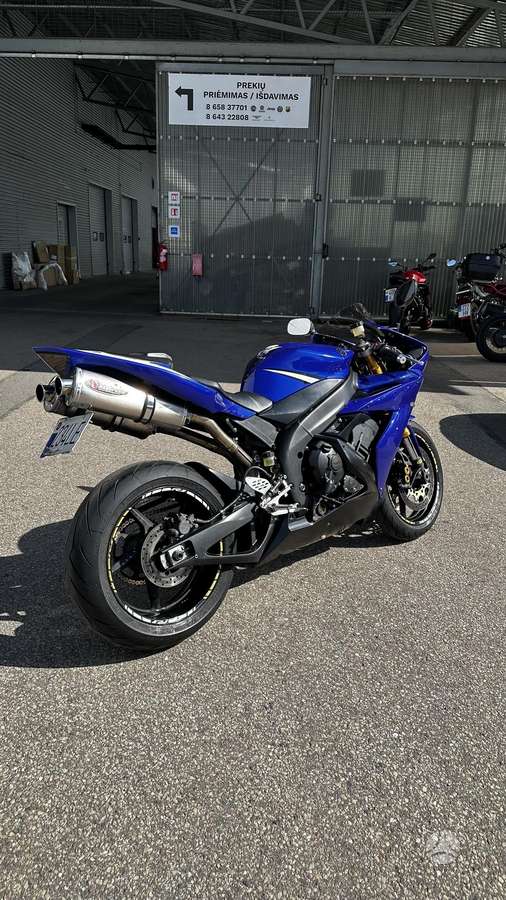 Yamaha R1 1000cc, superbikes
