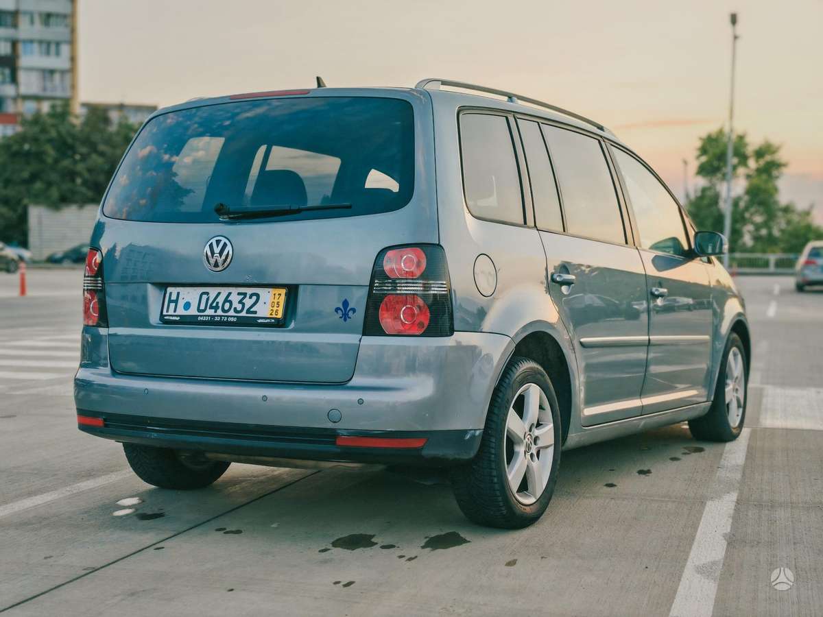 Volkswagen Touran - 5