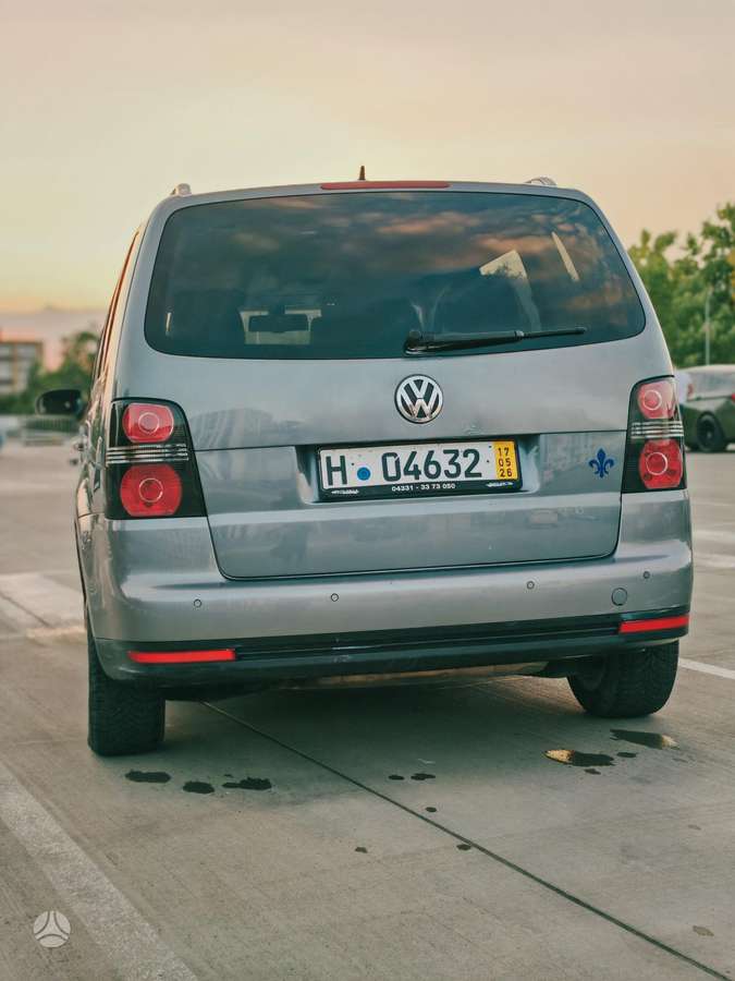 Volkswagen Touran - 11