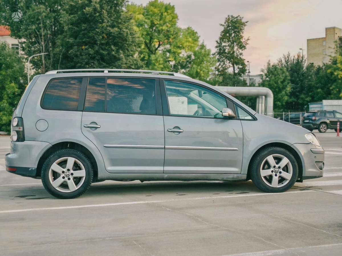 Volkswagen Touran - 6