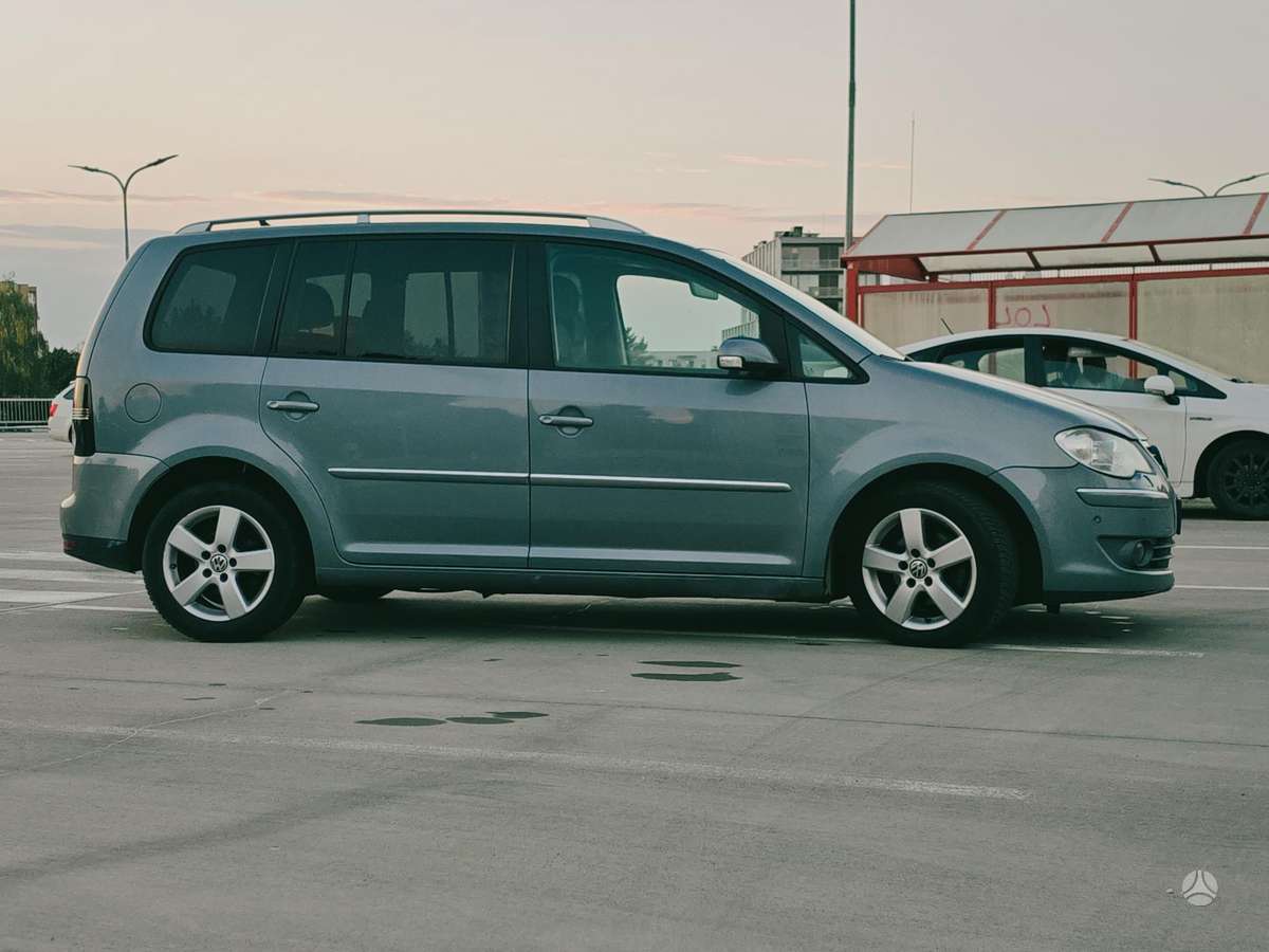 Volkswagen Touran - 9