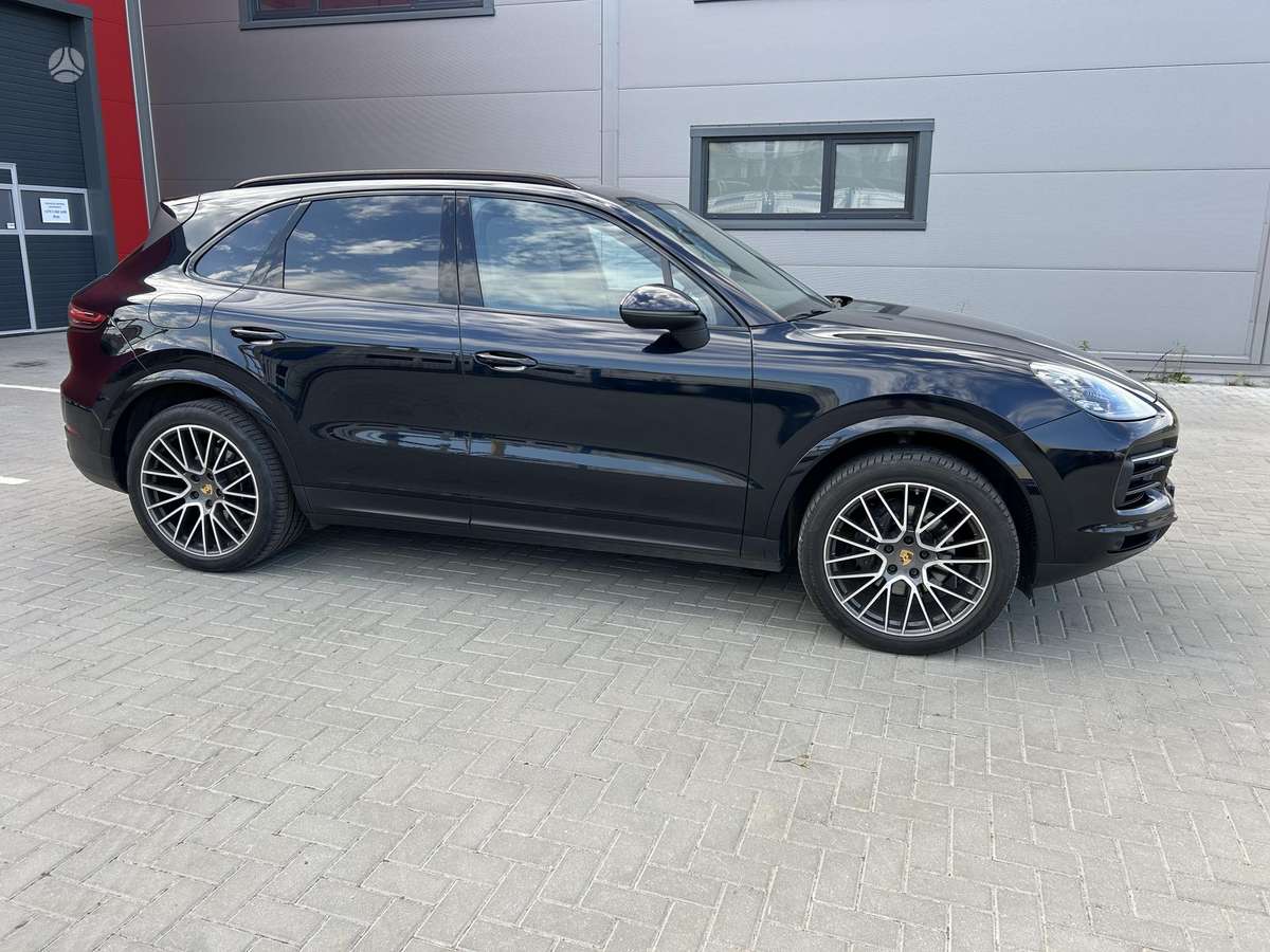 Porsche Cayenne - 5
