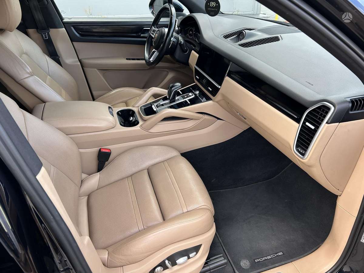 Porsche Cayenne - 9
