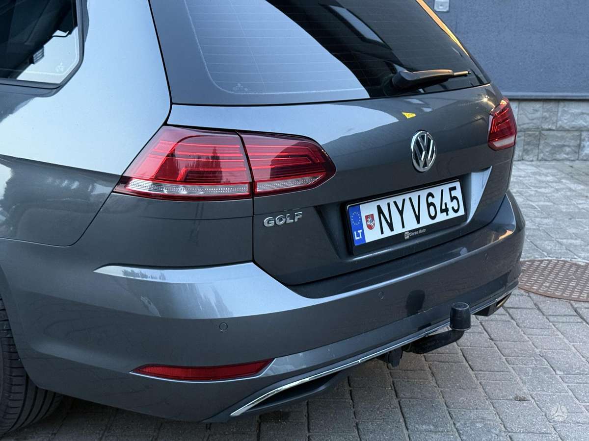 Volkswagen Golf - 6