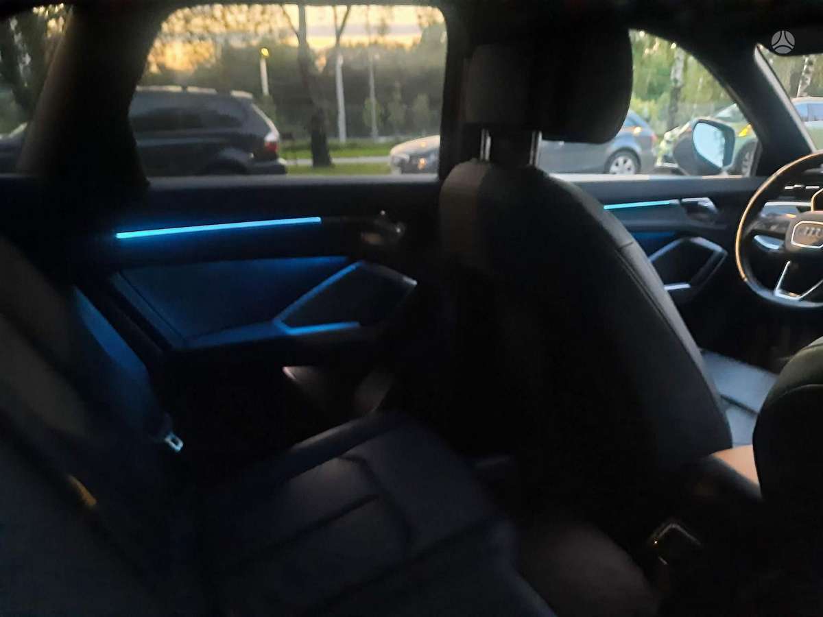 Audi Q3, 2.0 l., Седан