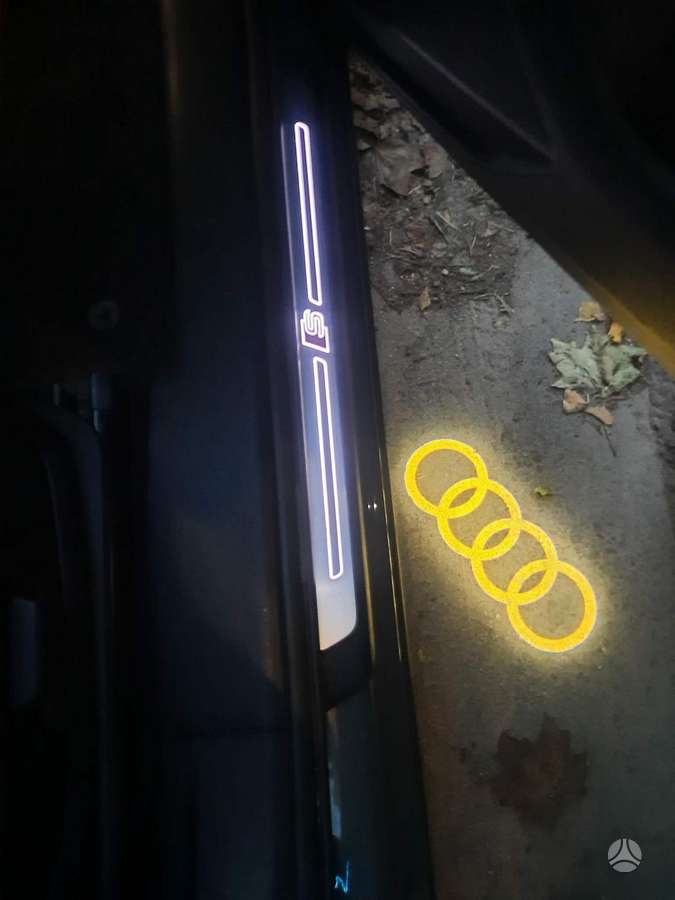 Audi Q3, 2.0 l., Седан
