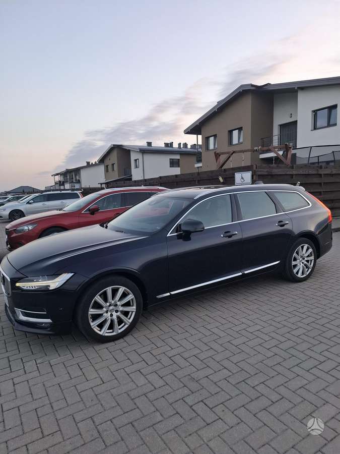 Volvo V90 - 2