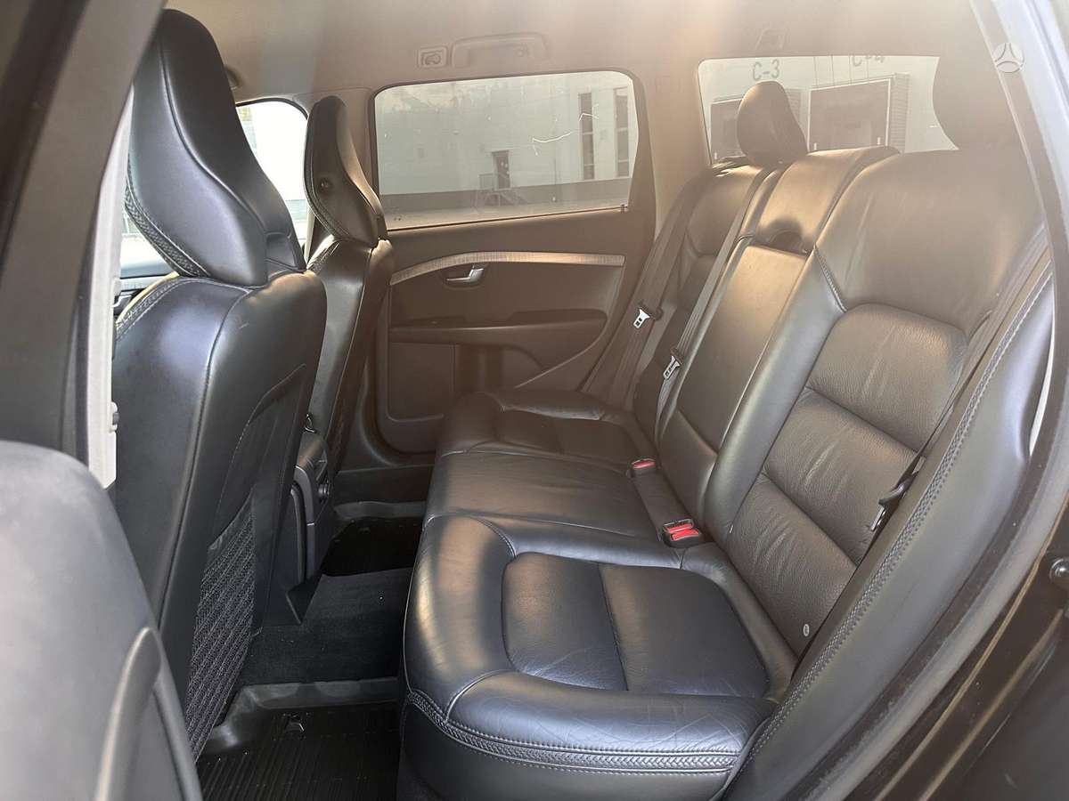 Volvo XC70 - 9