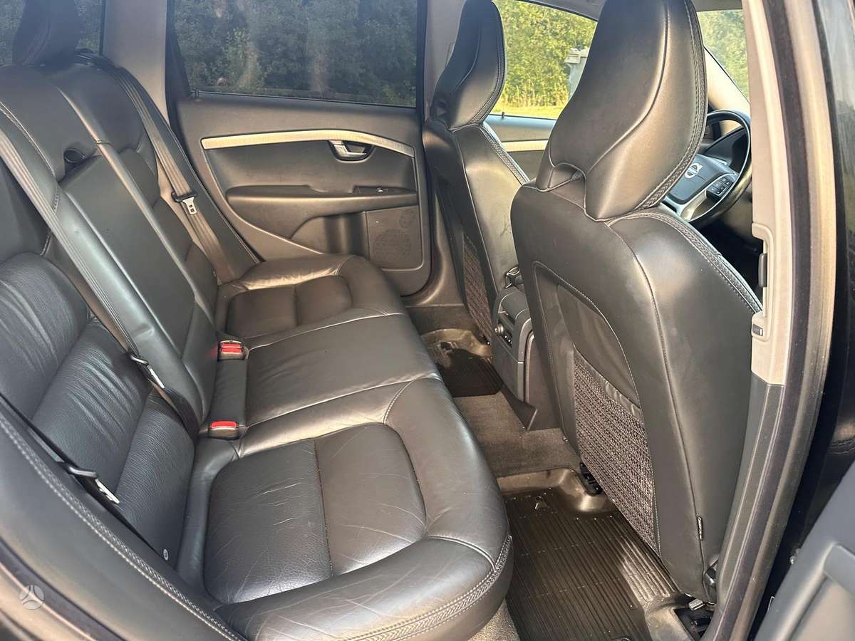 Volvo XC70 - 10