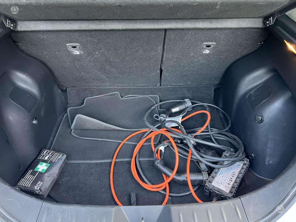 Nissan Leaf, 40 kWh, hatchback