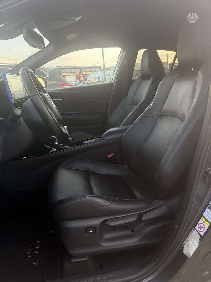 Toyota C-HR - 9