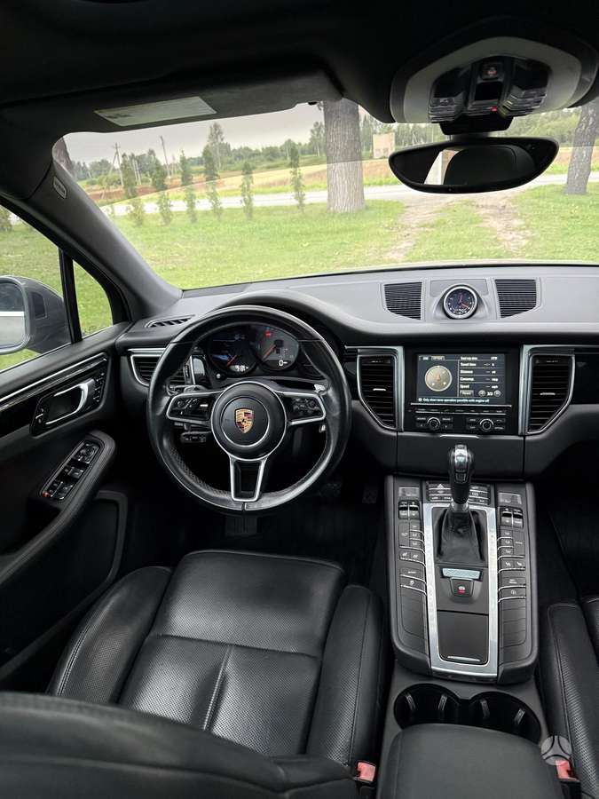 Porsche Macan - 8