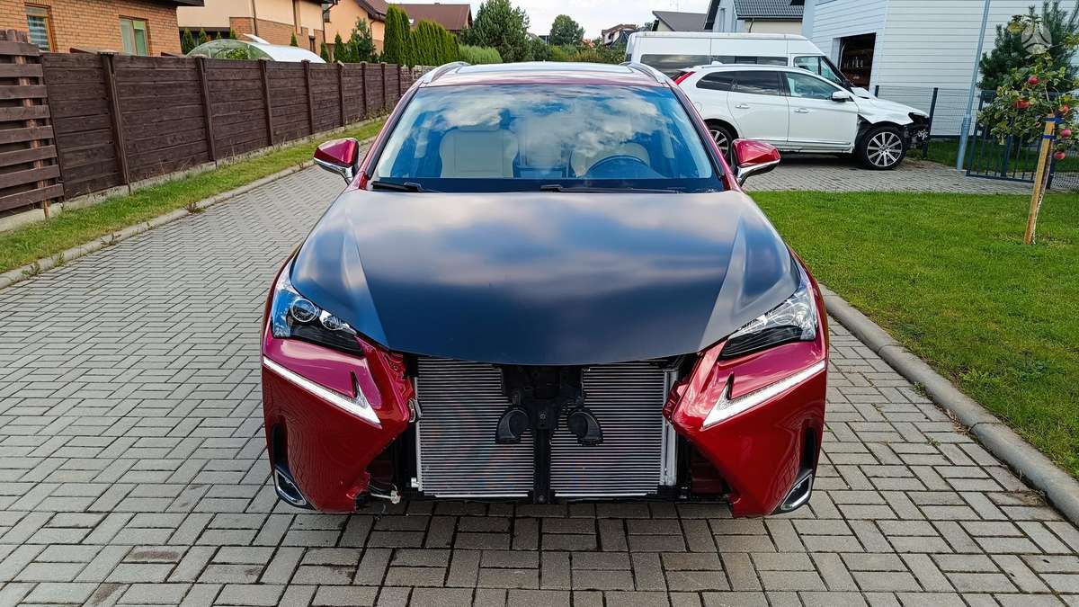 Lexus NX 200t - 2