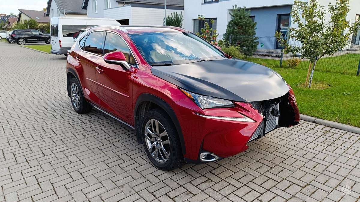 Lexus NX 200t - 1