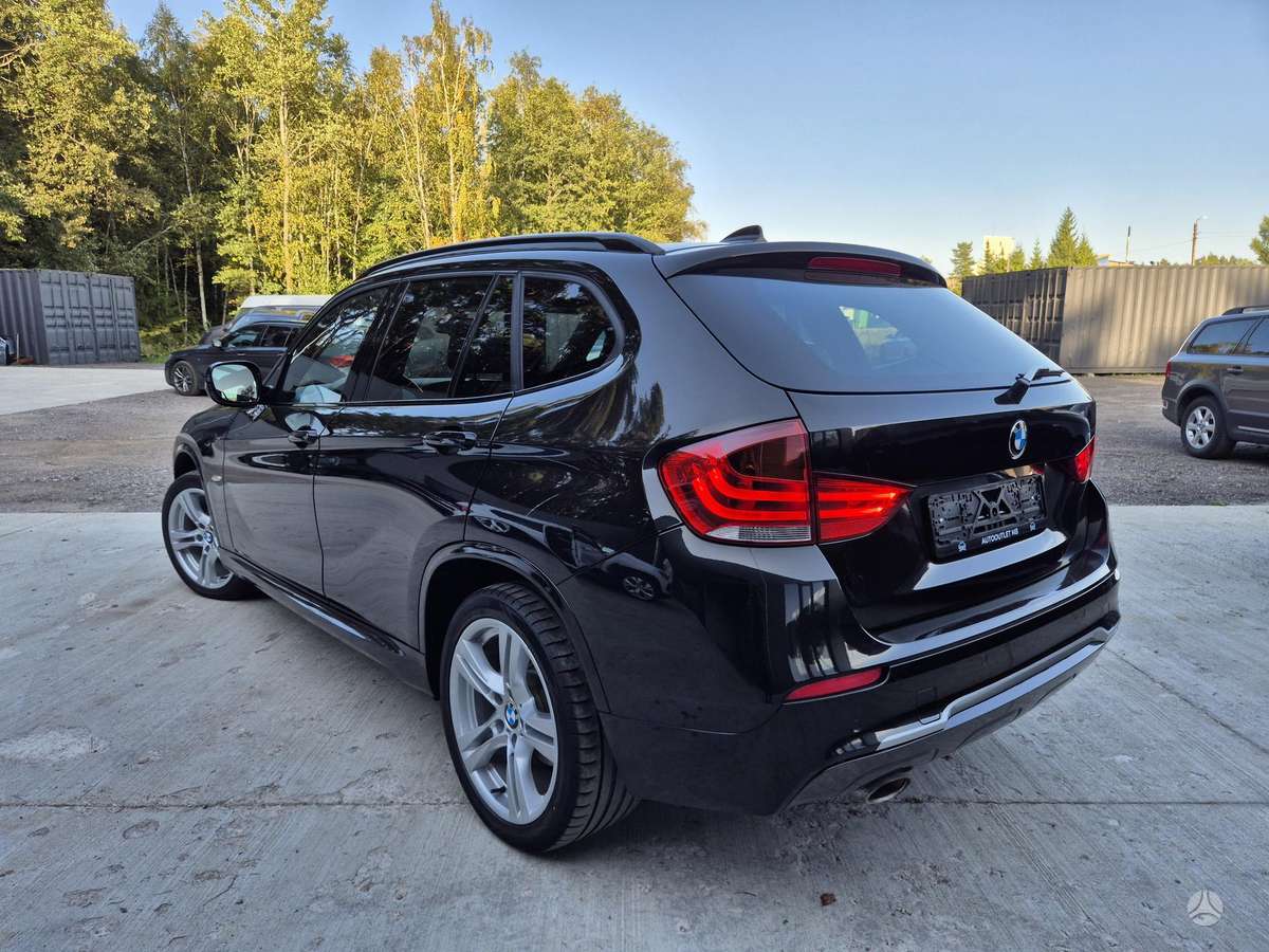 BMW X1, 2.0 l., off-road / crossover