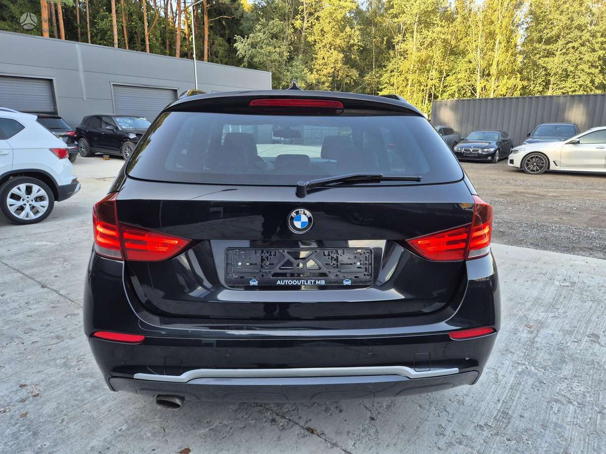 BMW X1, 2.0 l., off-road / crossover
