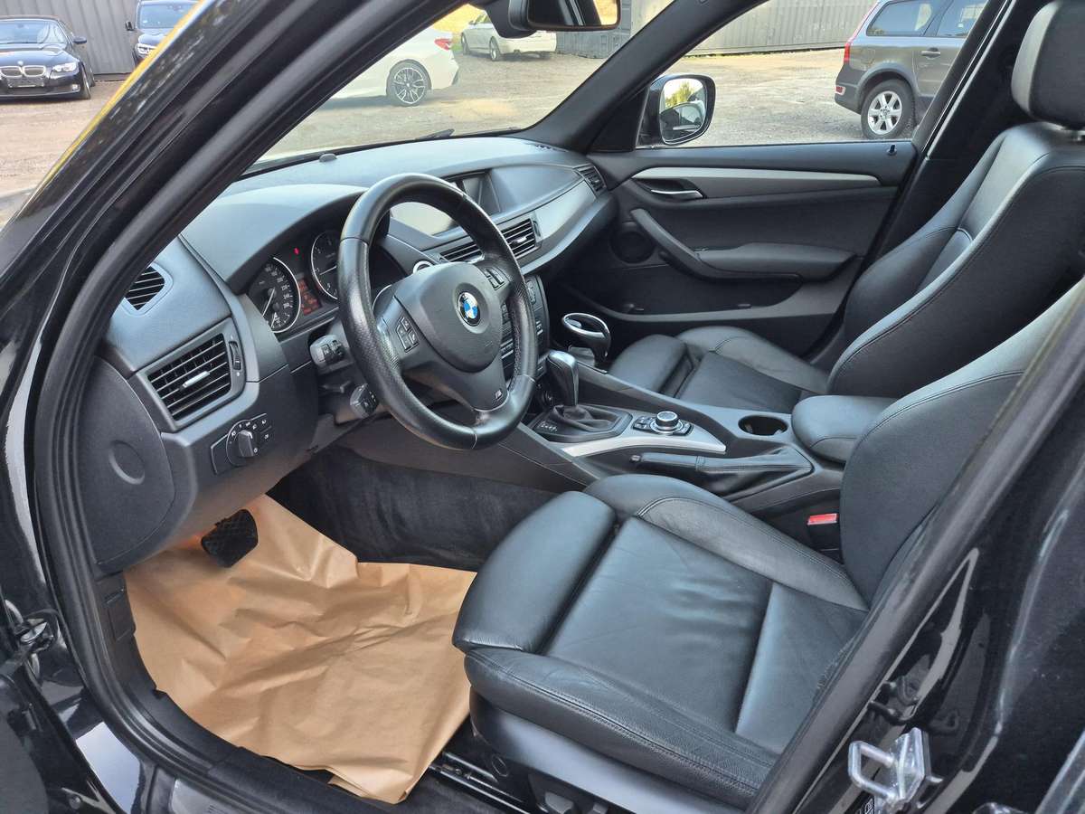 BMW X1, 2.0 l., off-road / crossover
