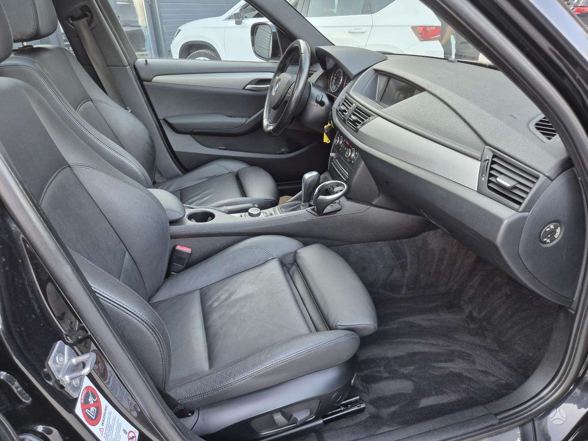 BMW X1, 2.0 l., Внедорожник / Кроссовер