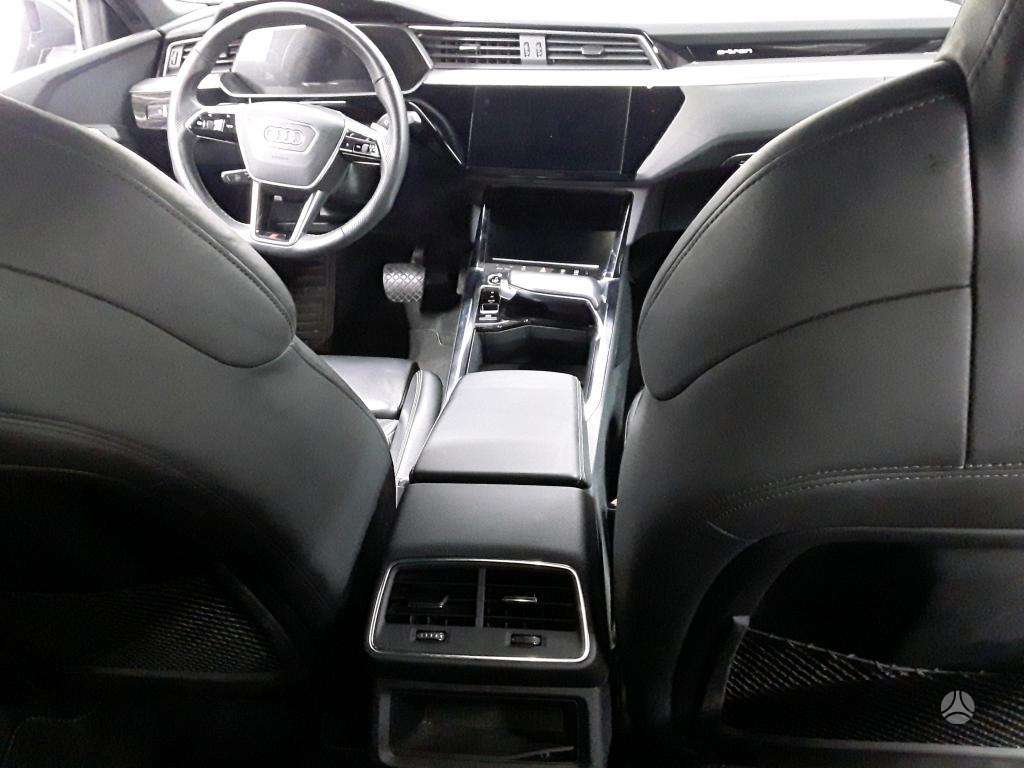 Audi e-tron, 95 kWh, off-road / crossover