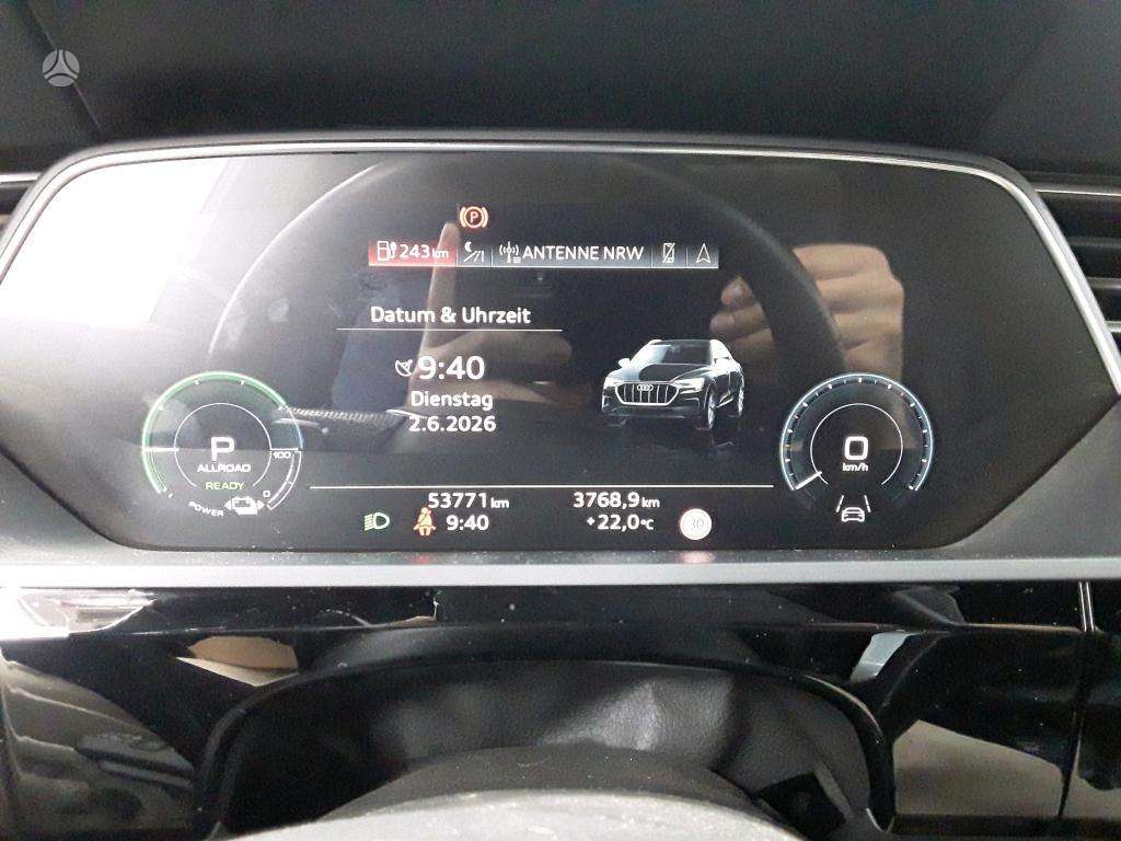 Audi e-tron, 95 kWh, off-road / crossover