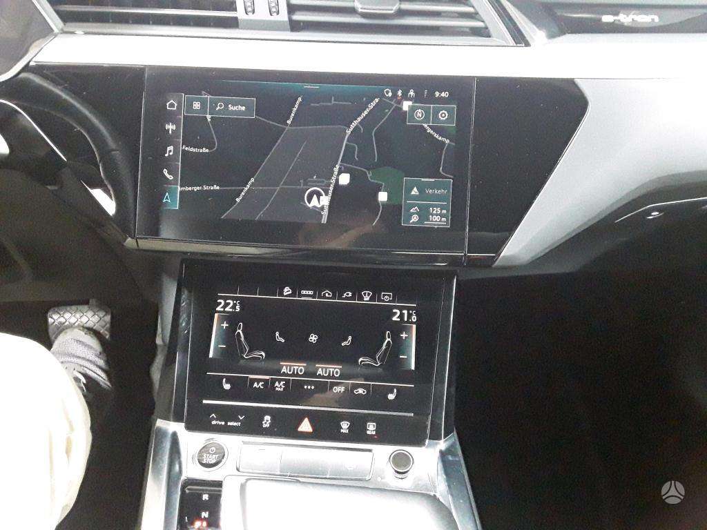 Audi e-tron, 95 kWh, off-road / crossover