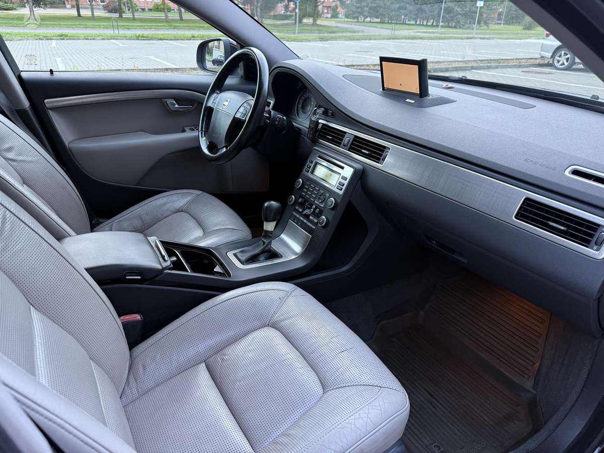 Volvo V70, 2.4 l., wagon