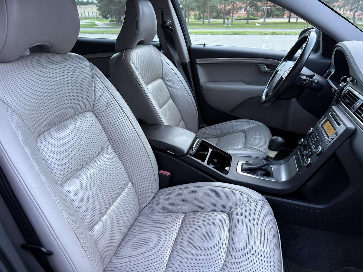 Volvo V70, 2.4 l., wagon