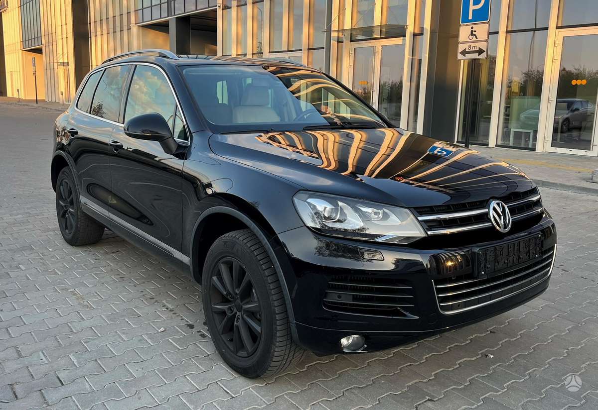 Volkswagen Touareg - 1