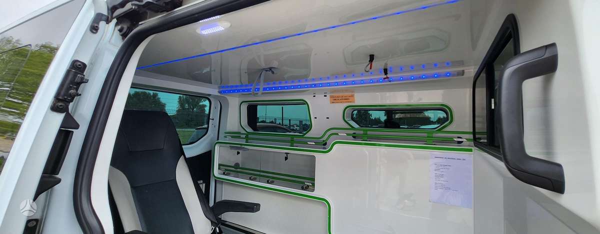 Ford Transit Custom, 2.2 l., mpv / minivan