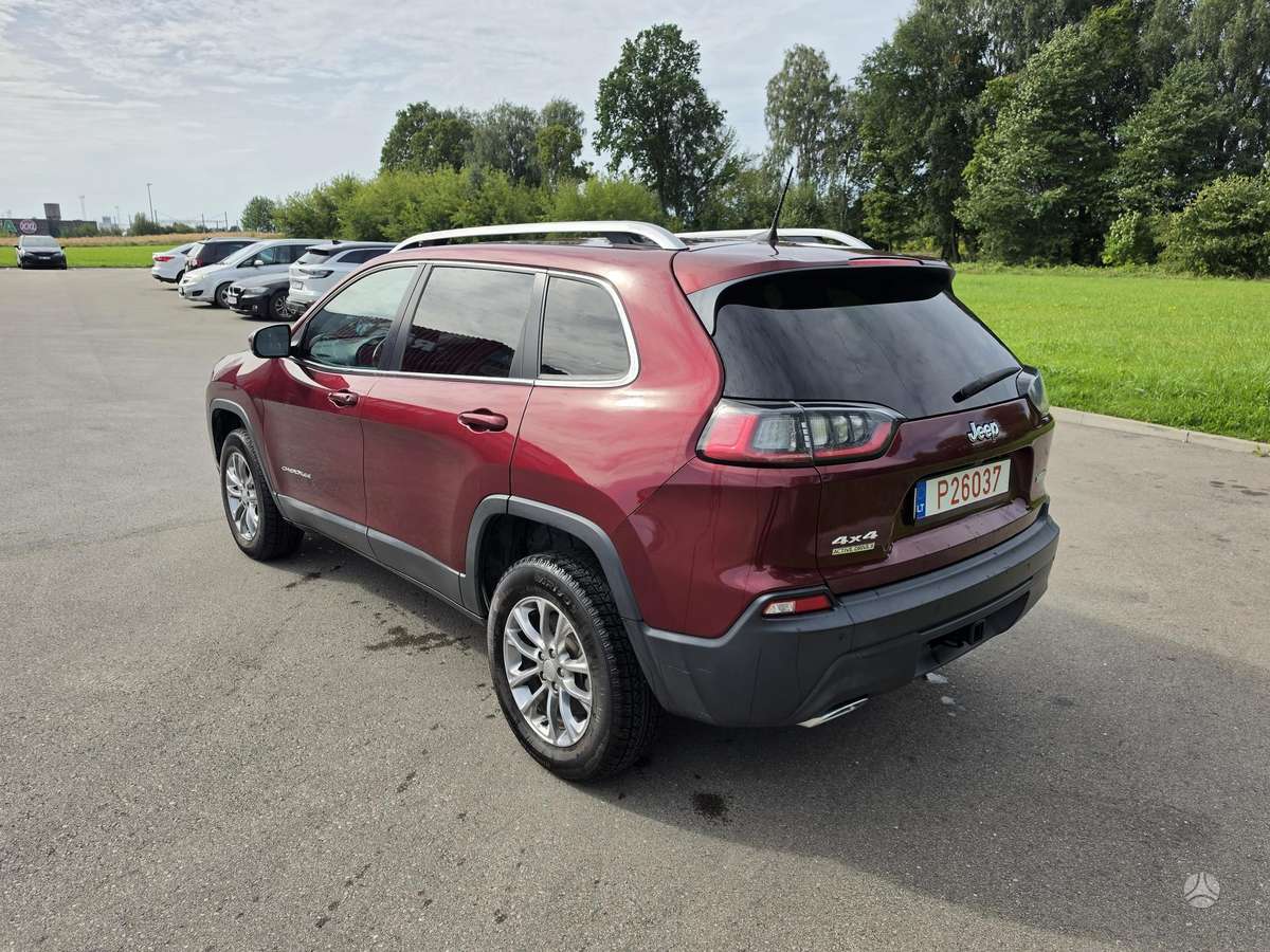 Jeep Cherokee - 3