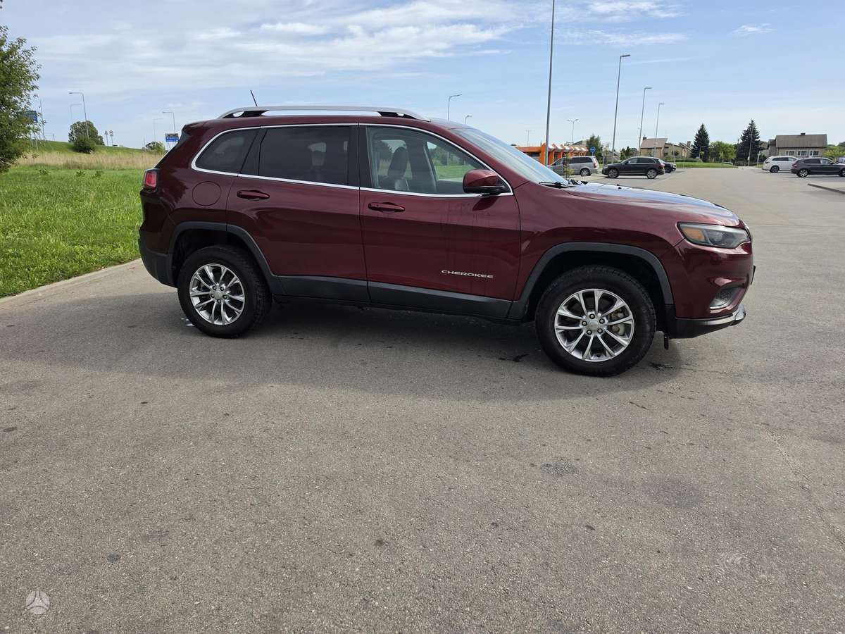 Jeep Cherokee - 5