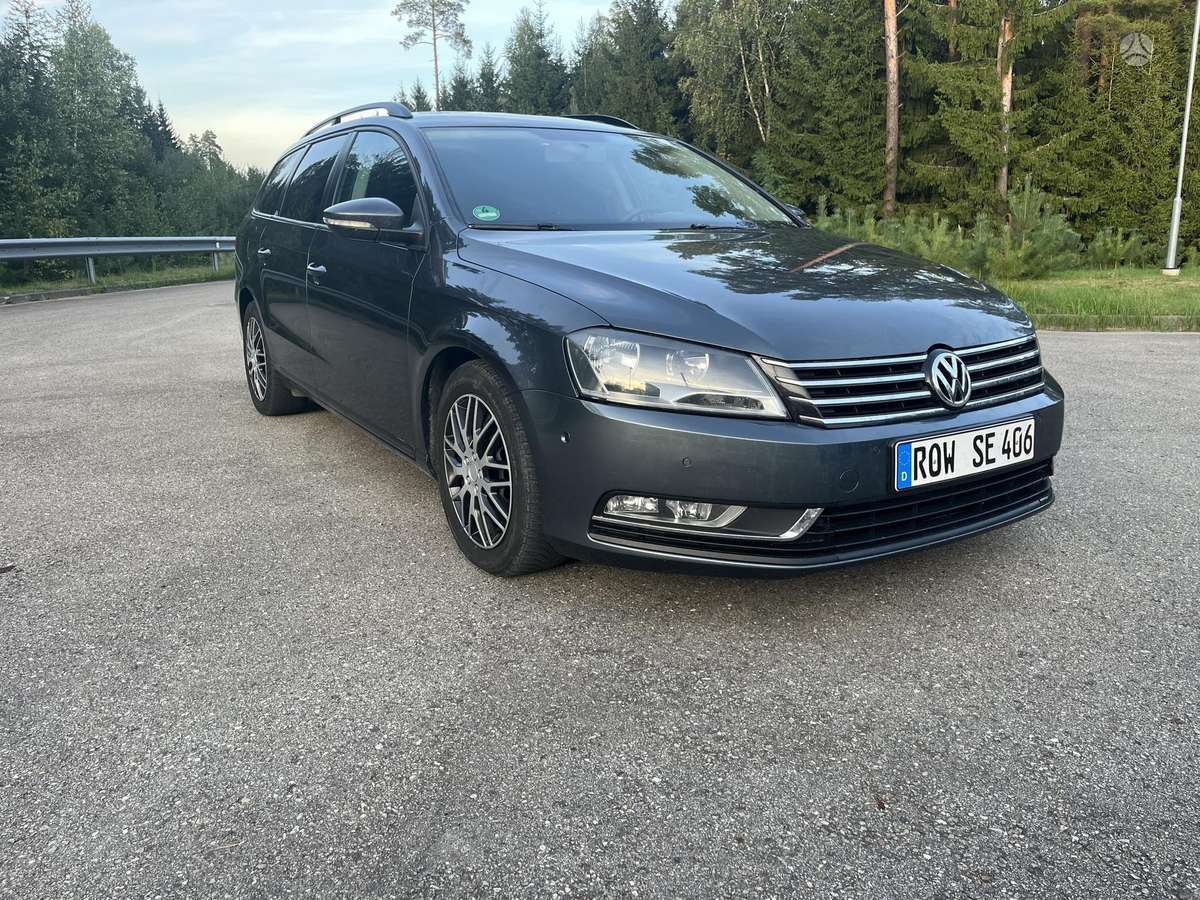 Volkswagen Passat - 1