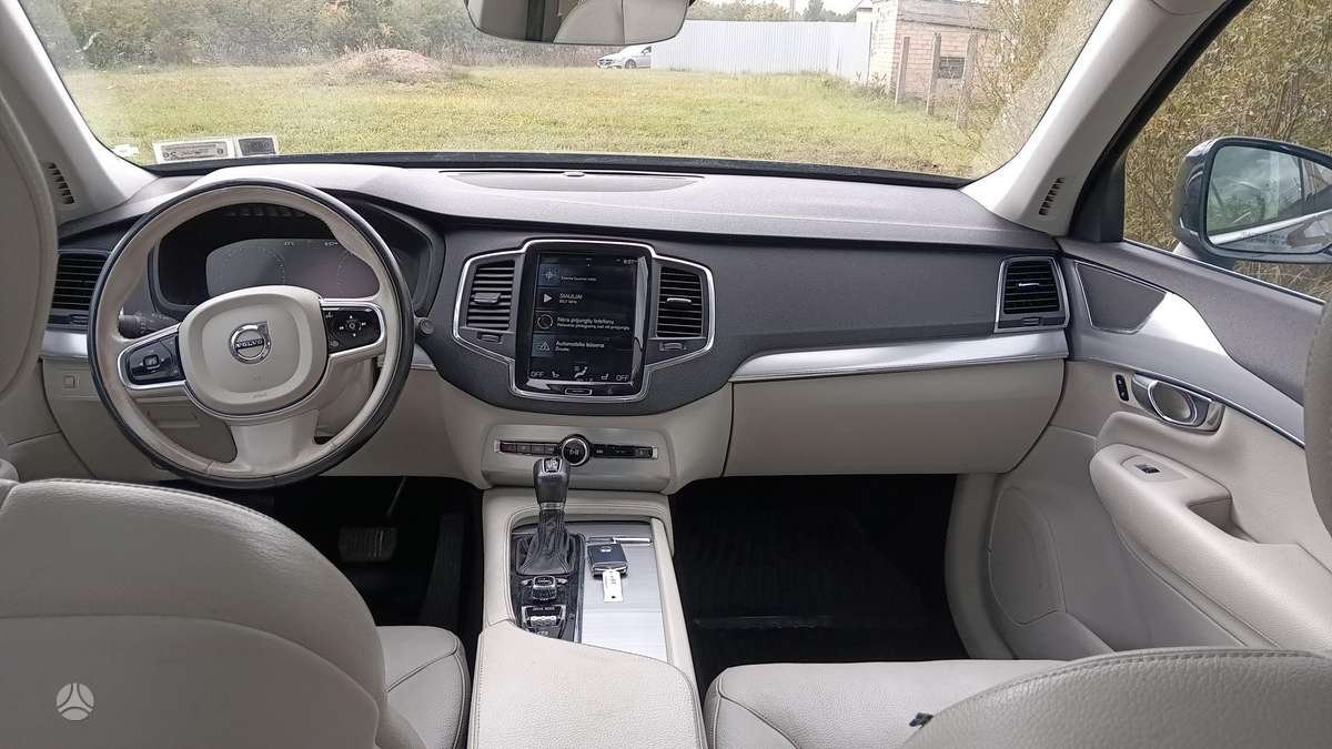 Volvo XC90 - 12