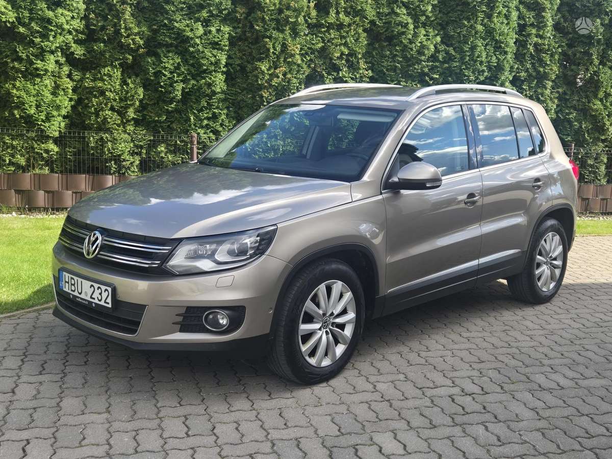 Volkswagen Tiguan - 1