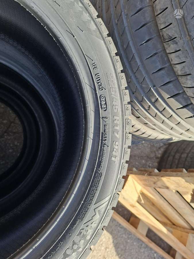 Kumho, зимние 225/45 R17