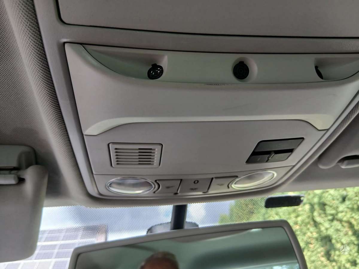 Volkswagen Tiguan - 8