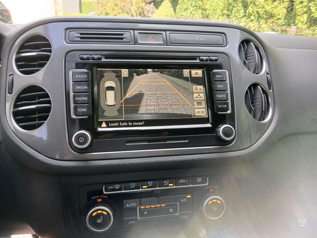 Volkswagen Tiguan - 10