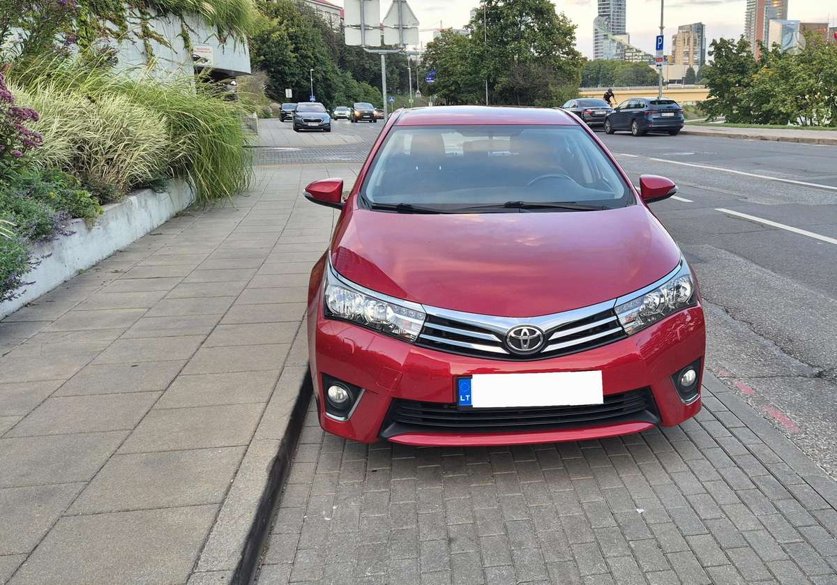 Toyota Corolla - 2